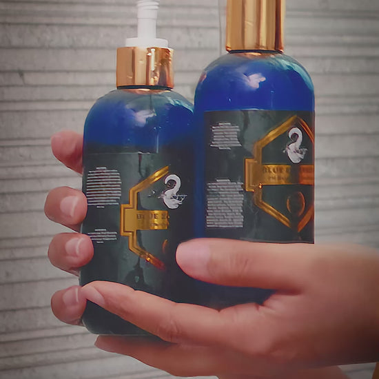 Frizz-free hair with Blue Elderberry PH-Balancing Conditioner